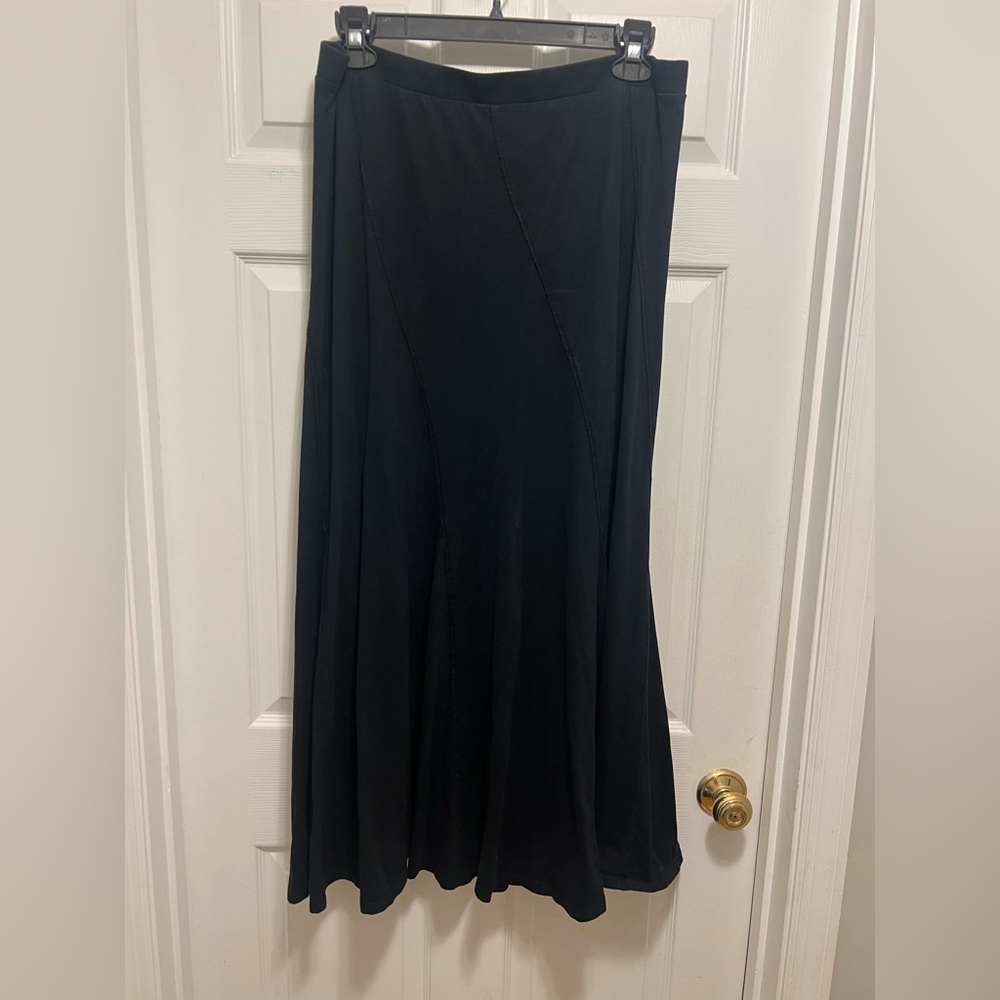 Classic Black Maxi Skirt - Timeless Everyday Style